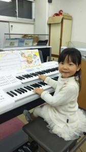 田中陽奈子さん　12月の初コンサートに向けて練習頑張ります。